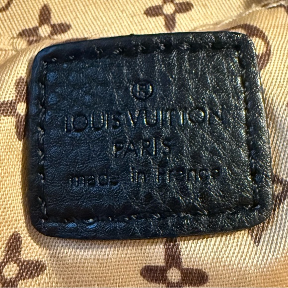 Louis Vuitton Hobo Bag - Picture 13 of 13